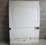 Боковая дверь (правая сторона) Боковая дверь (правая сторона)